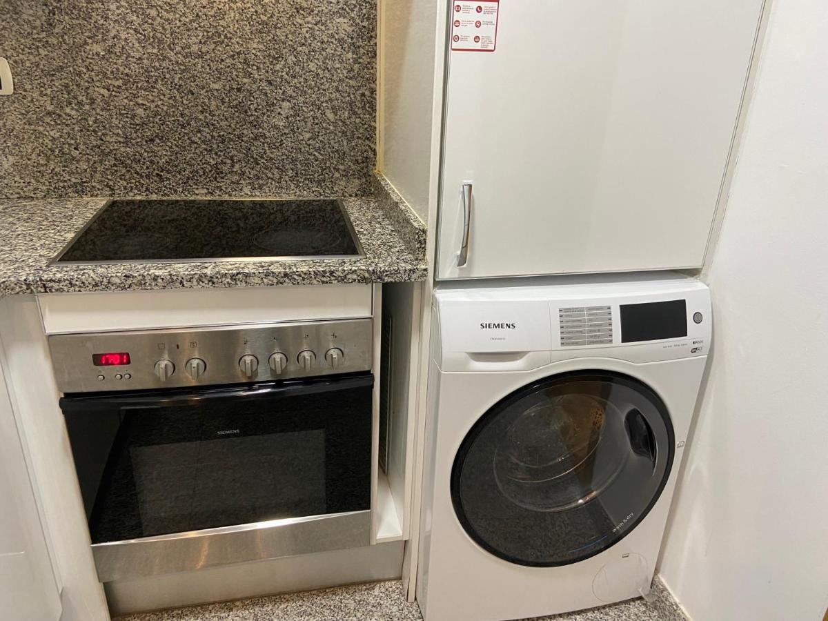 Apartamentos City Beach Barcelona Bagian luar foto