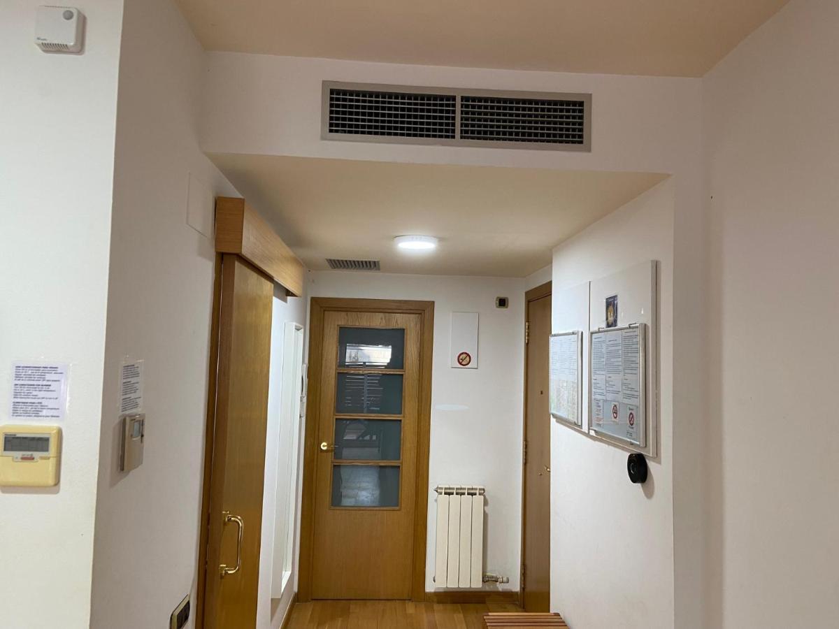 Apartamentos City Beach Barcelona Bagian luar foto