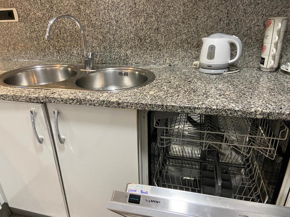 Apartamentos City Beach Barcelona Bagian luar foto