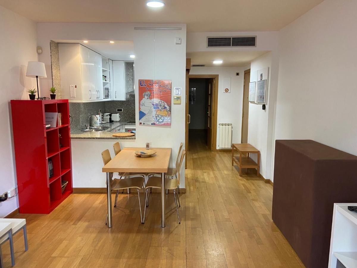 Apartamentos City Beach Barcelona Bagian luar foto