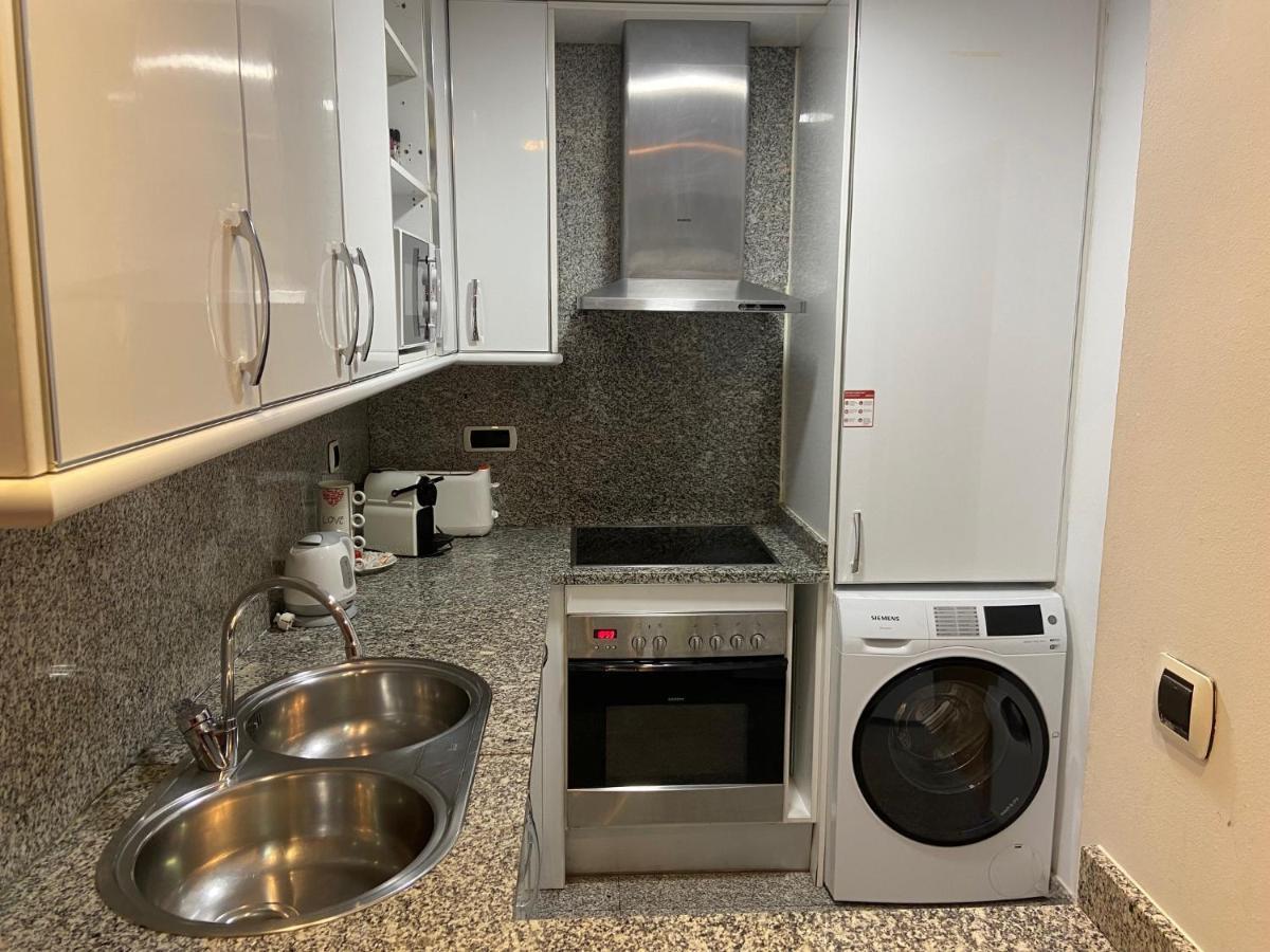 Apartamentos City Beach Barcelona Bagian luar foto