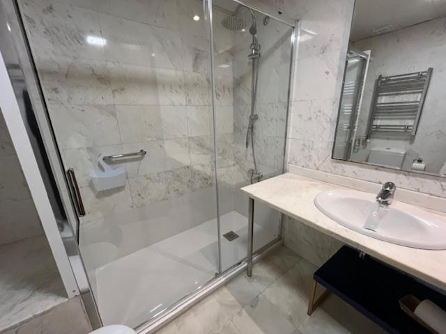 Apartamentos City Beach Barcelona Bagian luar foto