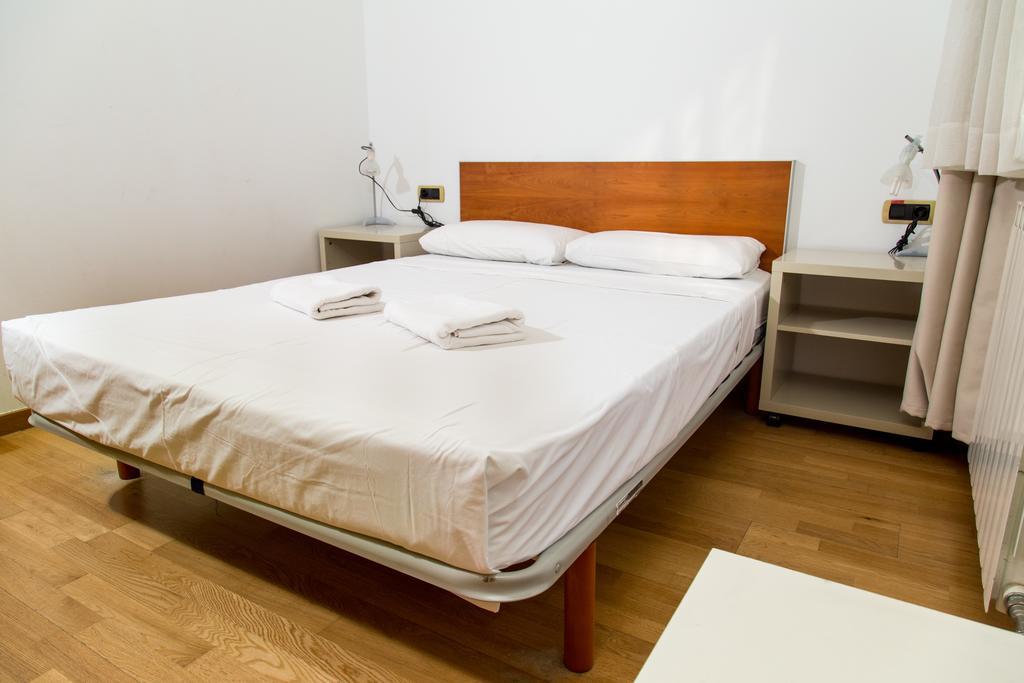 Apartamentos City Beach Barcelona Bagian luar foto