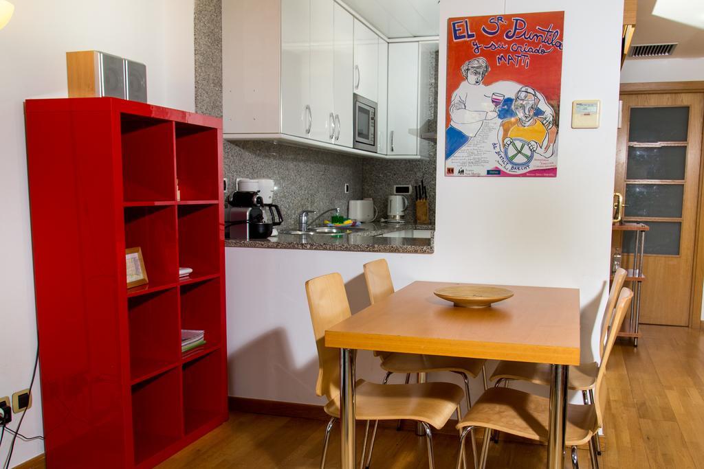 Apartamentos City Beach Barcelona Bagian luar foto