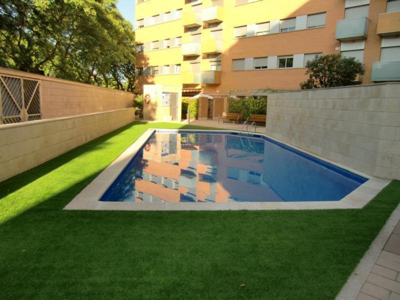 Apartamentos City Beach Barcelona Bagian luar foto
